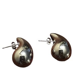 Medium silver chunky earrings